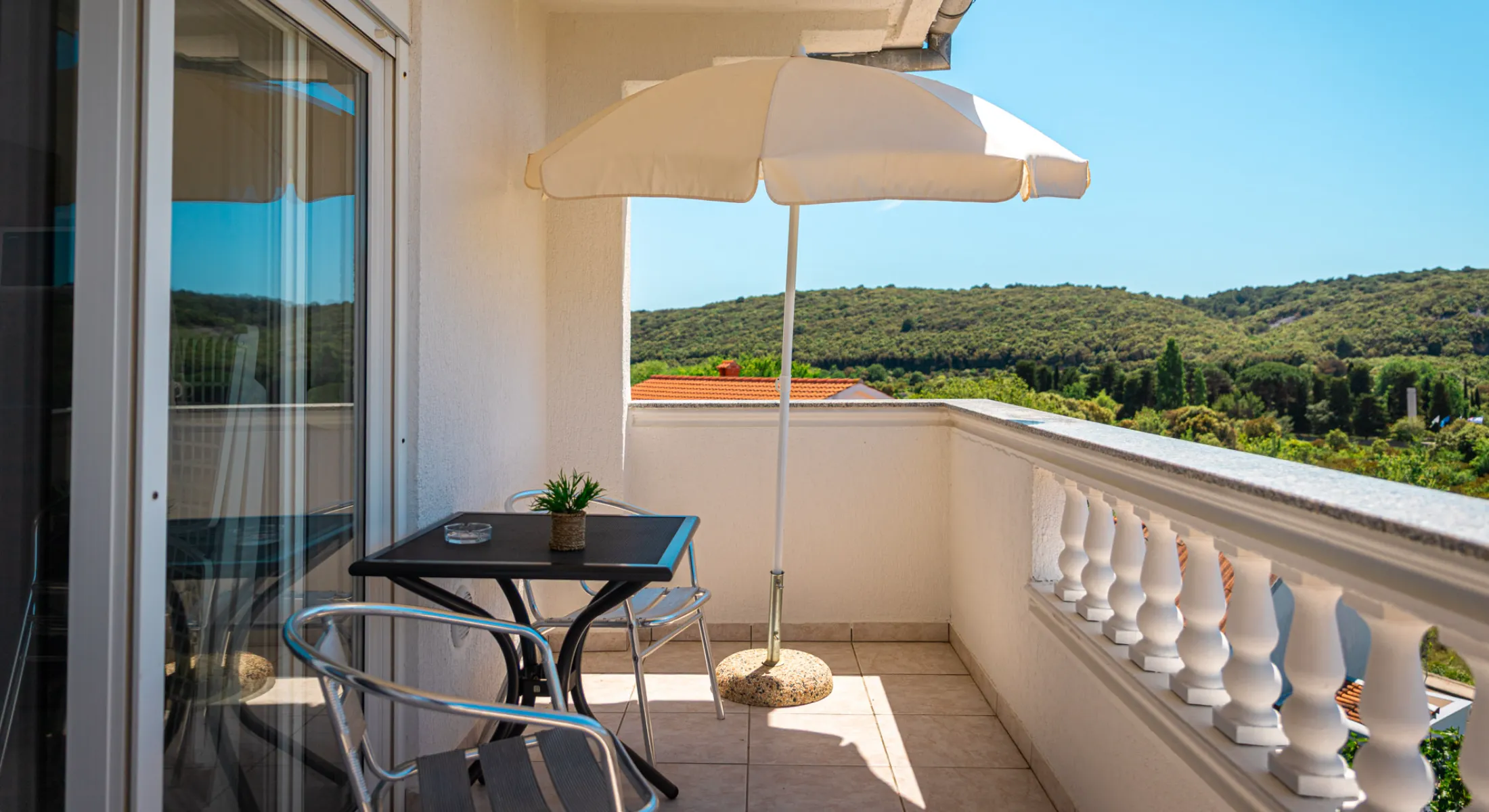 Apartman 2 s balkonom